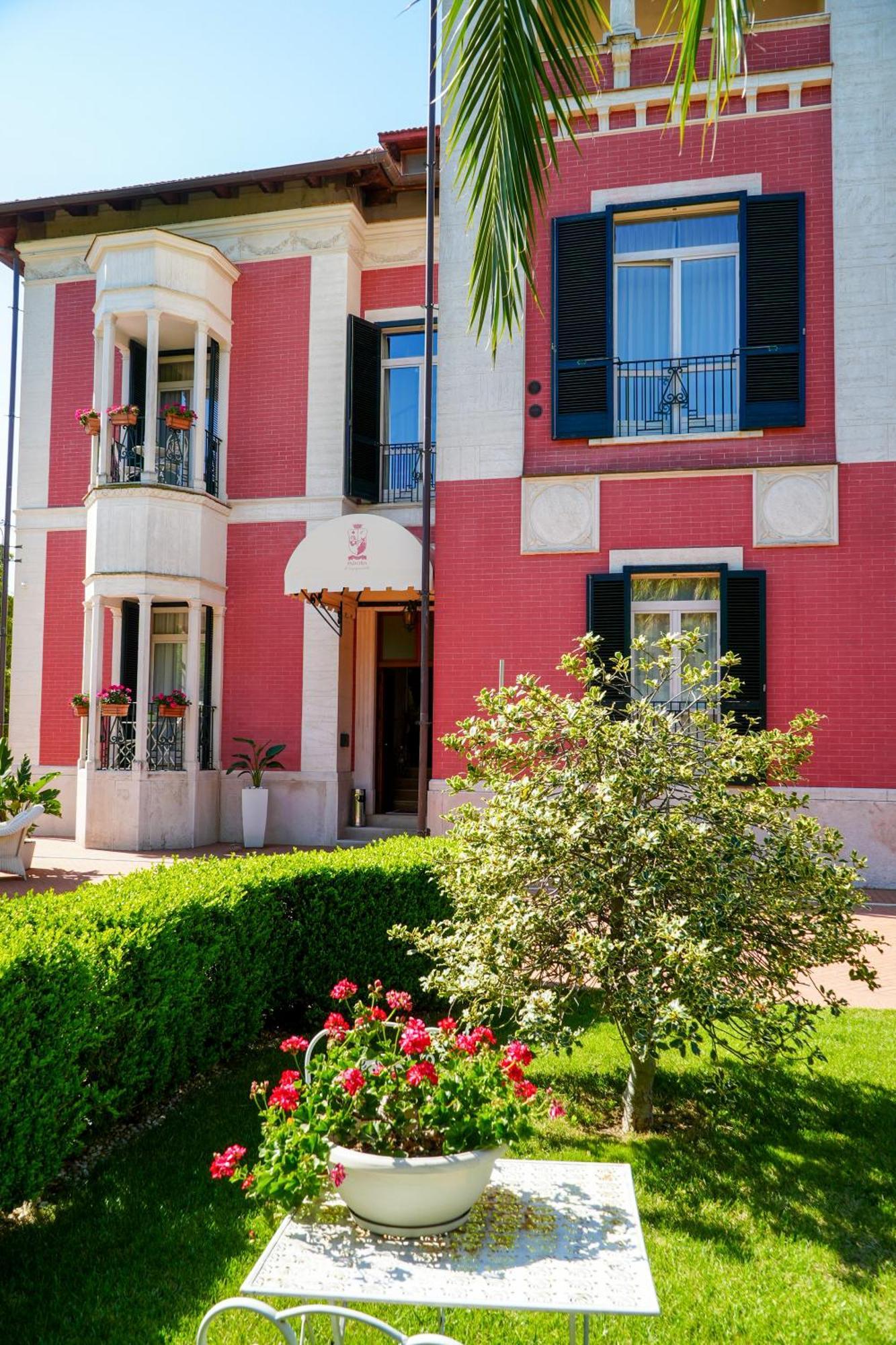 Villa Pallotta Luxury B&B Cerignola Eksteriør bilde